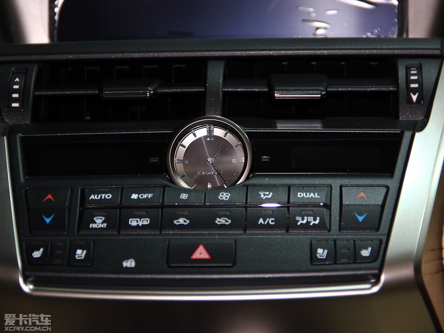 2015׿_˹NX 300h hа ǰ