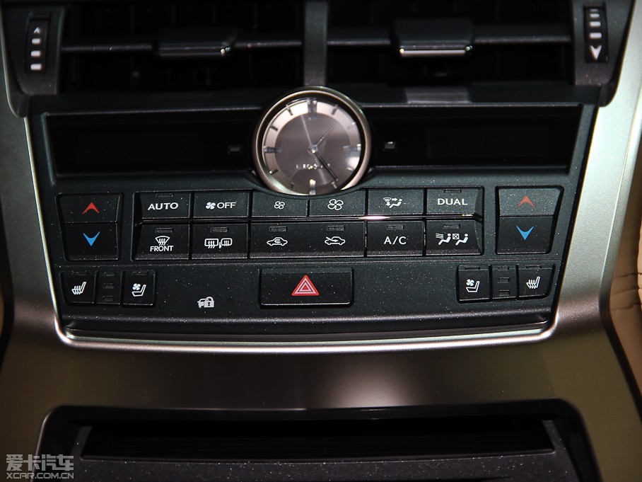 2015׿_˹NX 300h hа ǰ