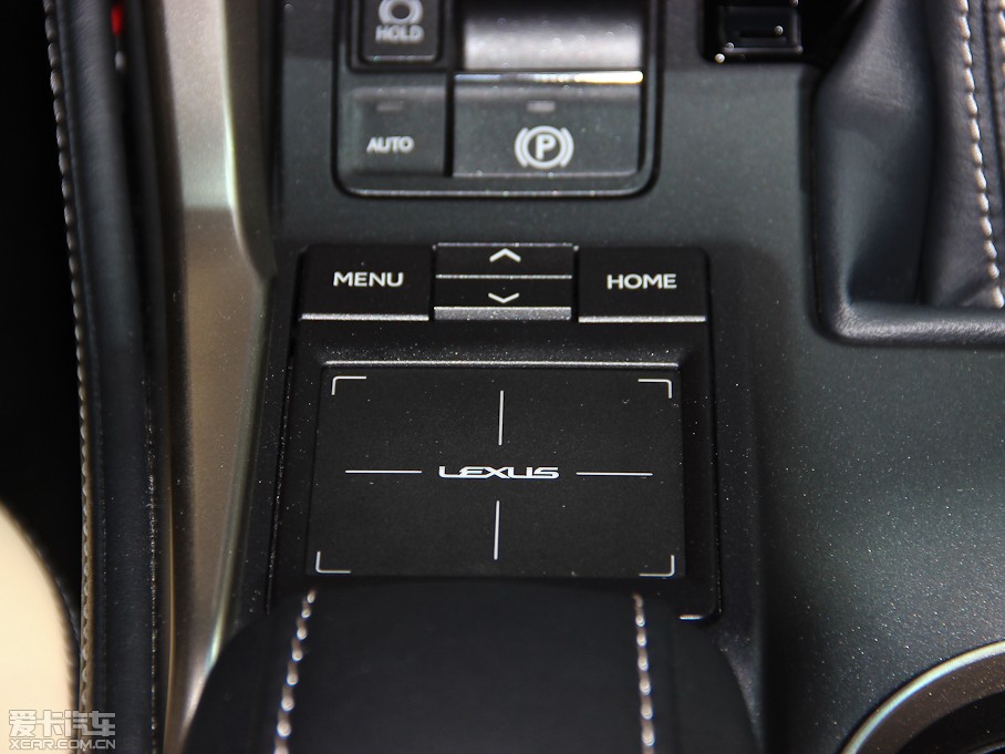 2015׿_˹NX 300h hа ǰ