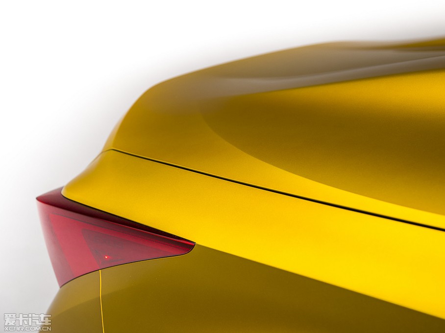 2015���׿��_˹LF-C2 ����܇