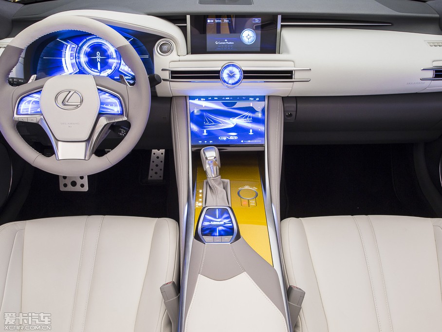 2015���׿��_˹LF-C2 ����܇