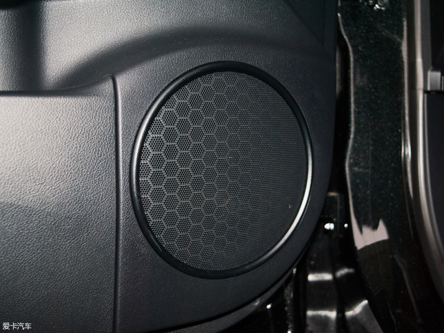 2016׿_˹RX 300 (q)Ű (gu)V