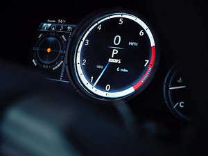 2016350 F SPORT п؅^