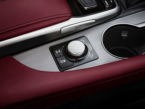 2016350 F SPORT п؅^