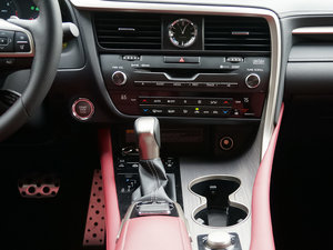 2016350 F SPORT п؅^