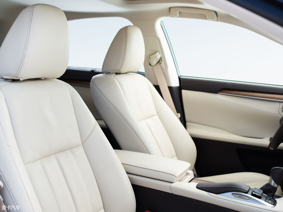 2015���׿��_˹ES 300h ���F��