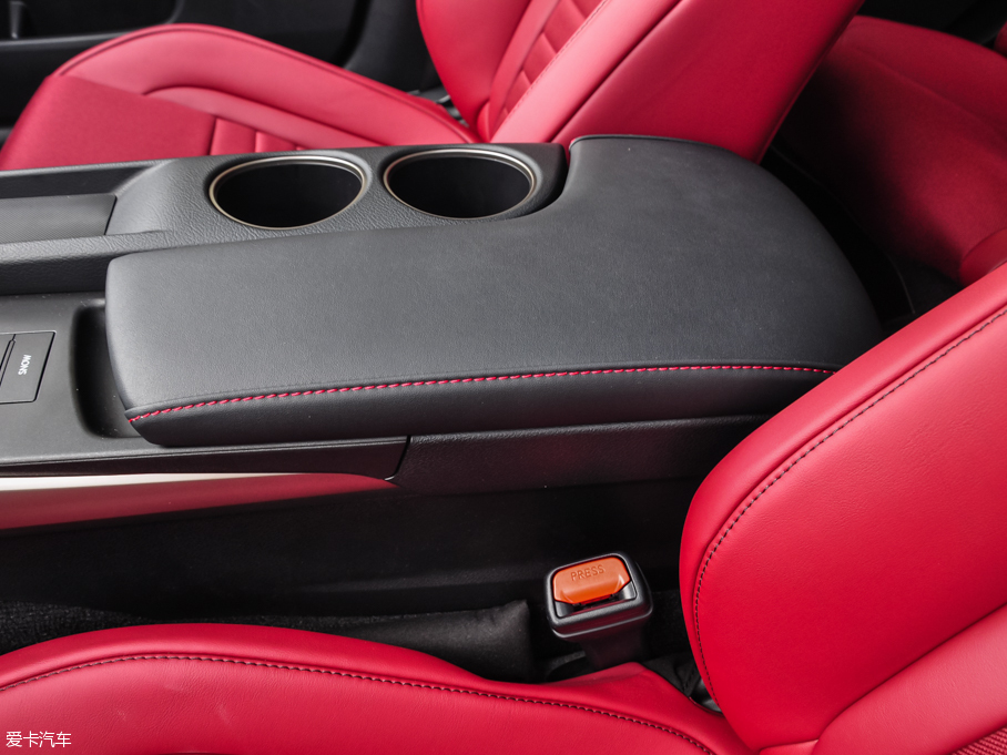 2016׿_˹IS 200t F Sport