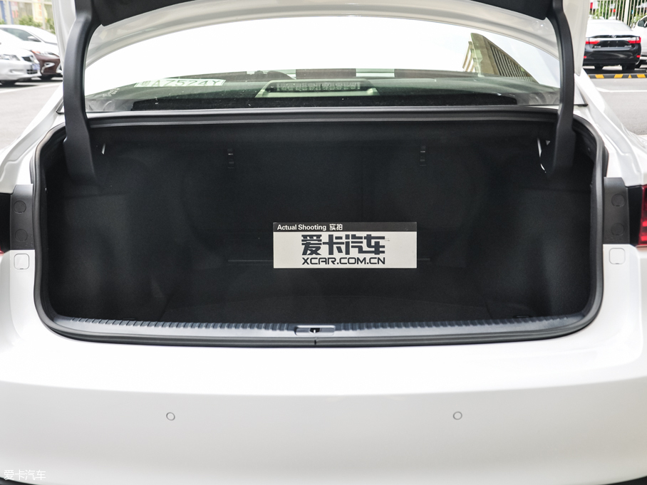 2016׿_˹IS 200t F Sport