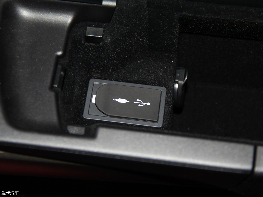 2016׿_˹IS 200t F Sport