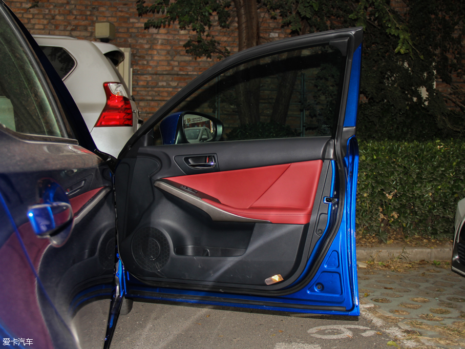 2016׿_˹IS 200t F Sport