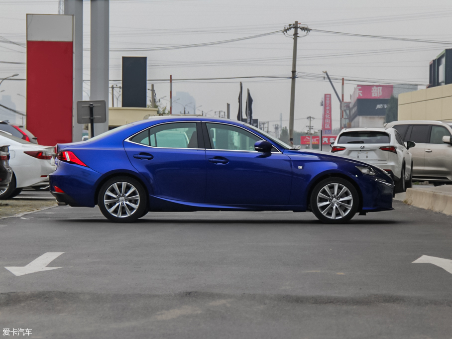 2016׿_˹IS 200t F Sport