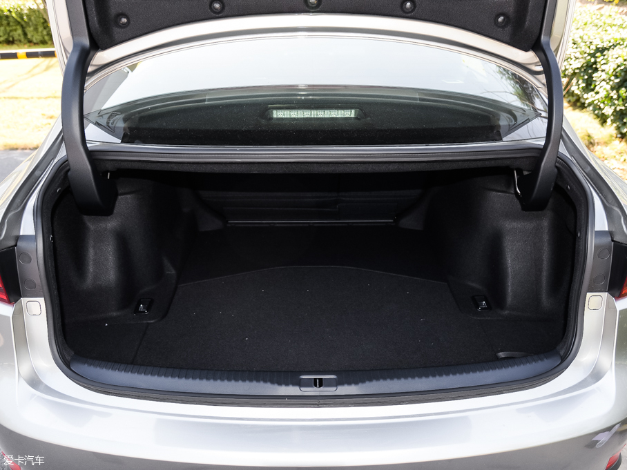 2016׿_˹IS 200t F Sport