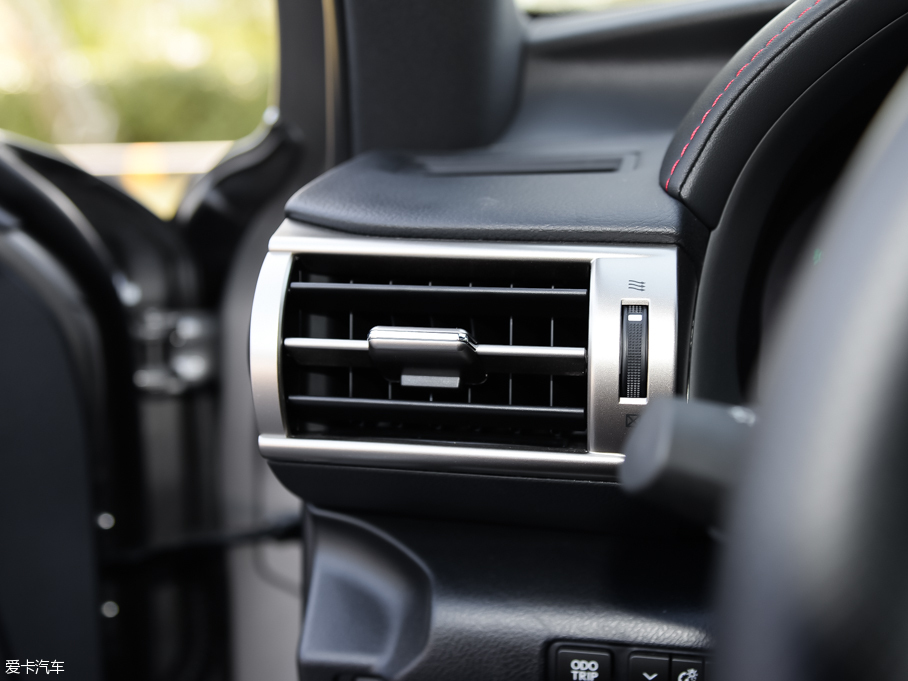 2016׿_˹IS 200t F Sport