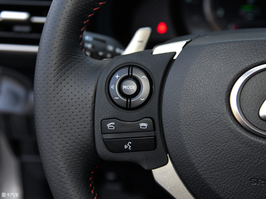 2016׿_˹IS 200t F Sport