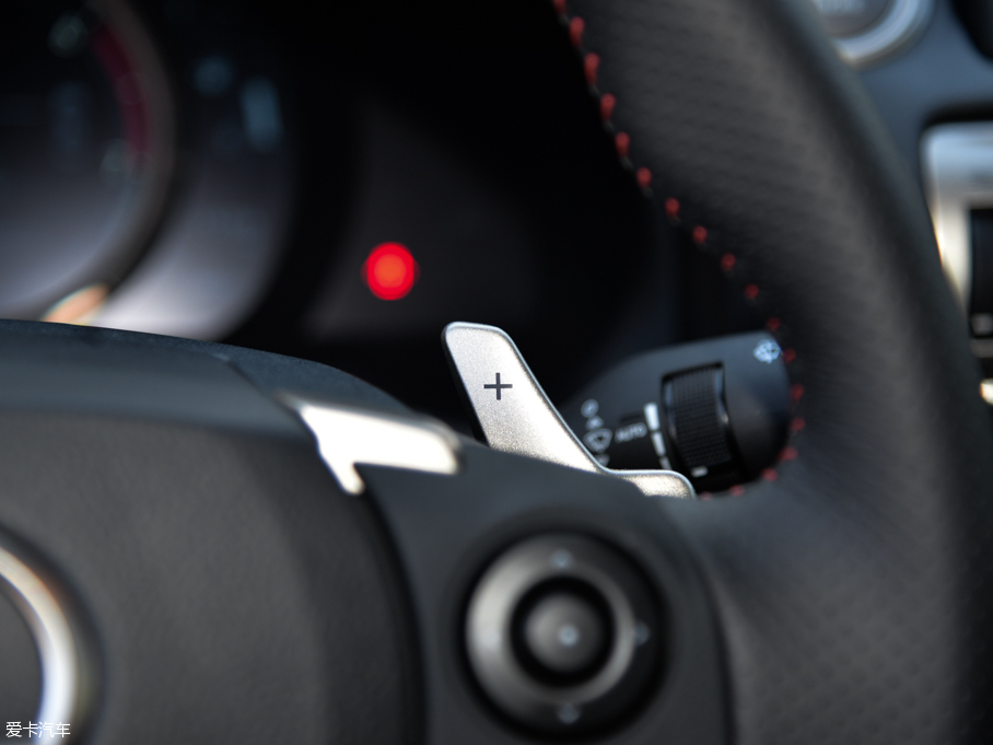 2016׿_˹IS 200t F Sport