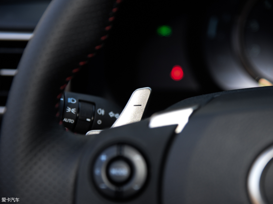 2016׿_˹IS 200t F Sport