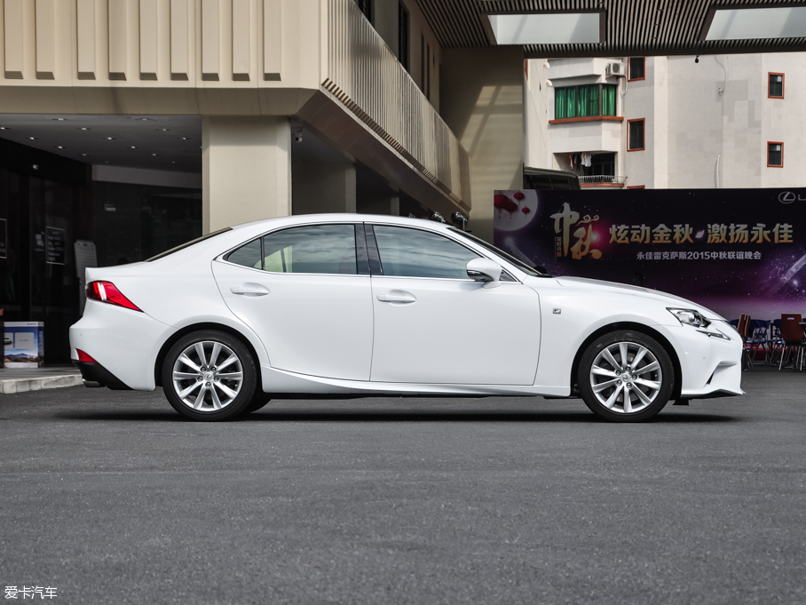 2016׿_˹IS 200t F Sport