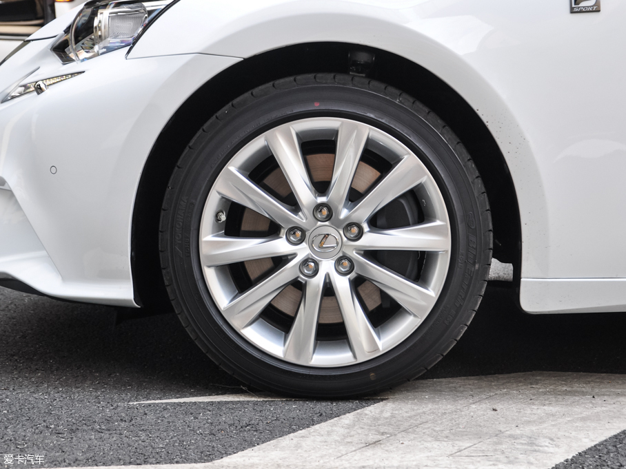 2016׿_˹IS 200t F Sport