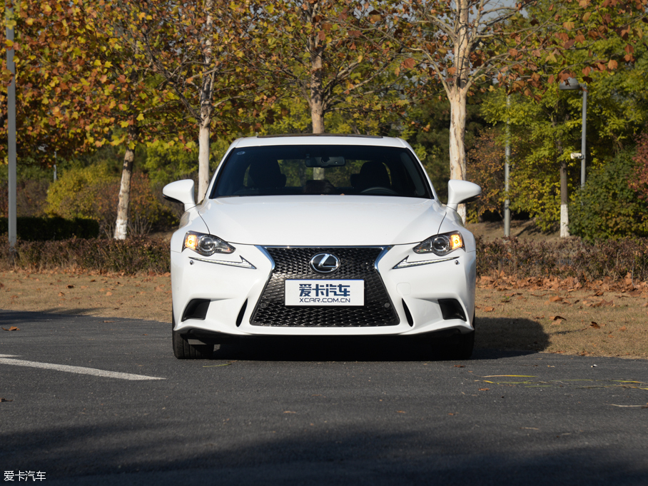 2016׿_˹IS 200t F Sport