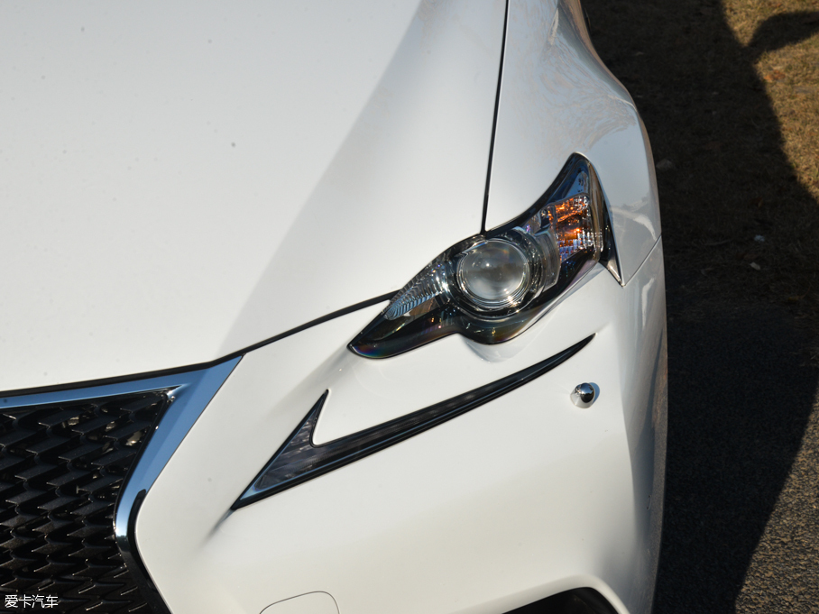 2016׿_˹IS 200t F Sport