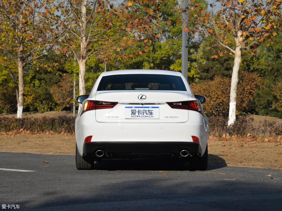 2016׿_˹IS 200t F Sport