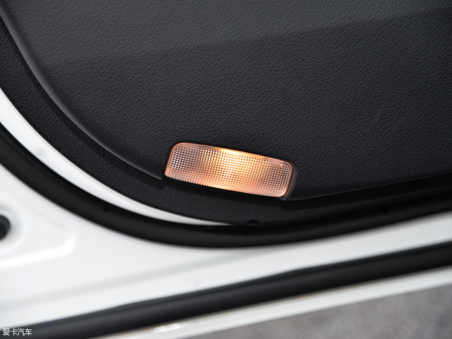 2016׿_˹IS 200t F Sport