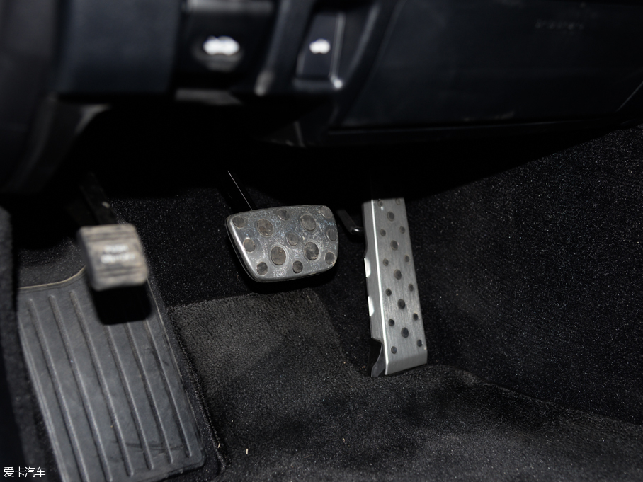 2016׿_˹IS 200t F Sport