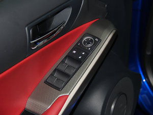 2016200t F Sport {܇ƅ^	