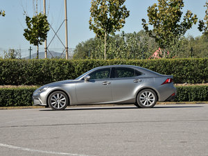 2016200t F Sport (c)