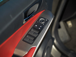 2016200t F Sport {܇ƅ^	