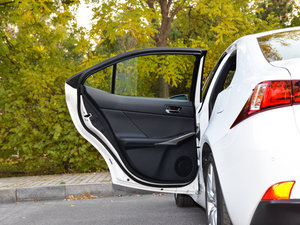 2016200t F Sport ܇T