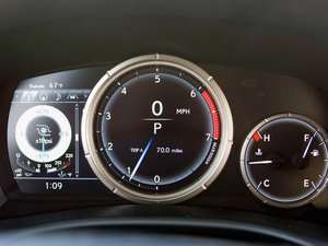 2016200t F SPORT п؅^