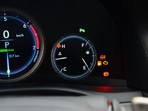 2016200t F SPORT п؅^