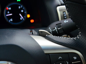 2016200t F SPORT п؅^