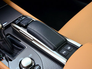 2016200t F SPORT п؅^