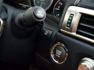 2016200t F SPORT п؅^