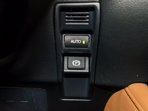 2016200t F SPORT v܇Ƅ