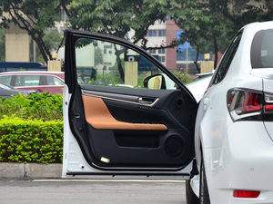 2016200t F SPORT {λ܇T