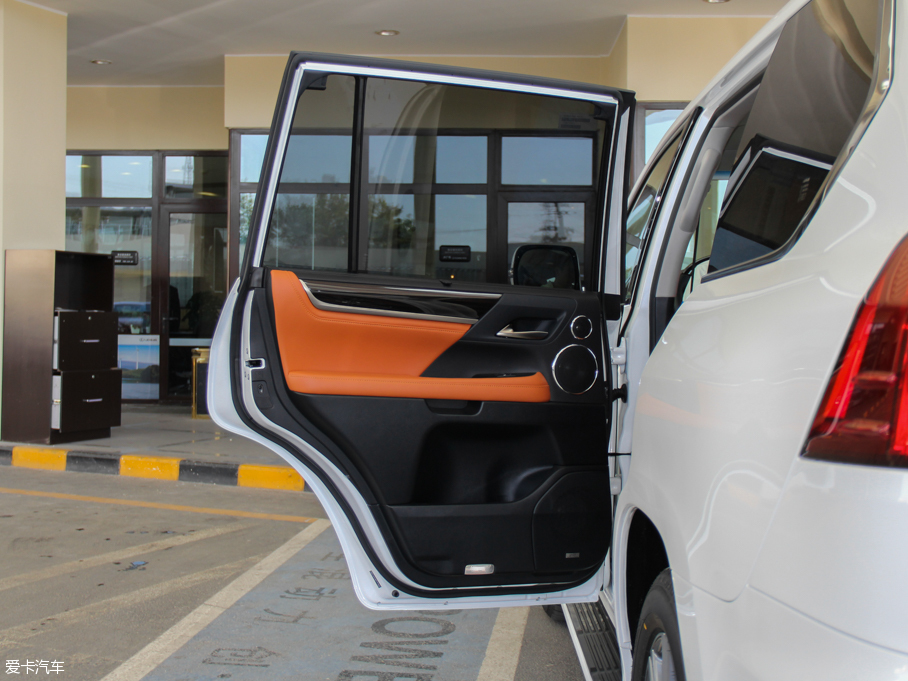 2016׿_˹LX 570 FA 8