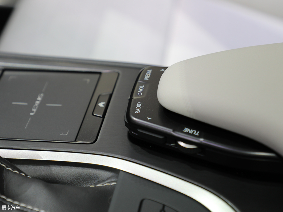 2019׿_˹UX 260h ̽ V