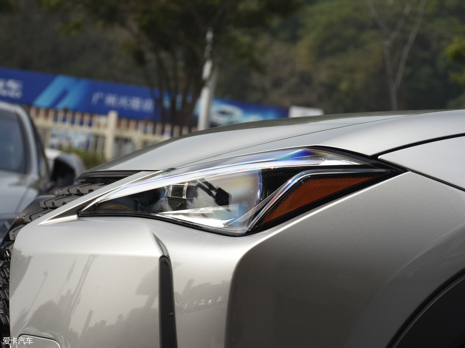 2019׿_˹UX 260h ̽Ȥ V