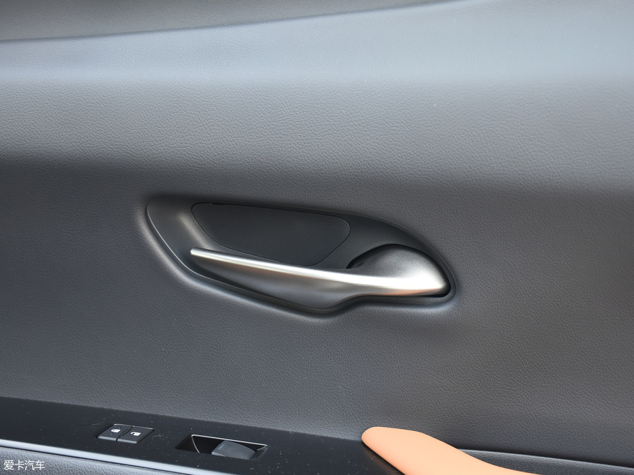 2019׿_˹UX 260h ̽Ȥ (gu)V