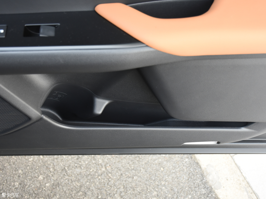 2019׿_˹UX 260h ̽Ȥ V