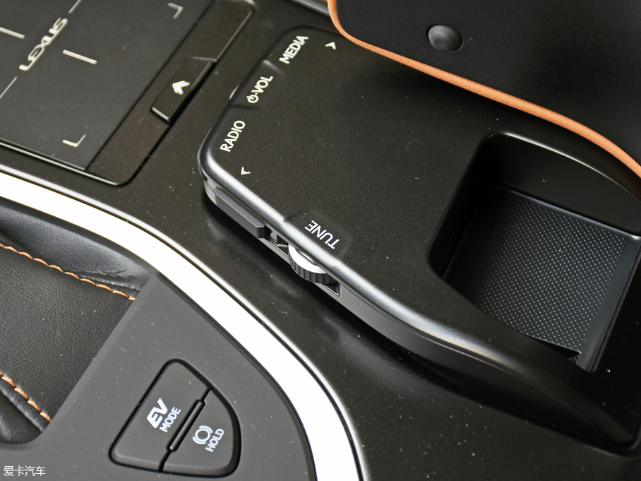 2019׿_˹UX 260h ̽Ȥ V