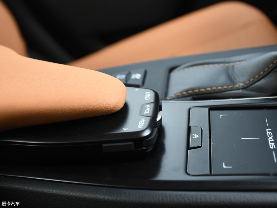 2019׿_˹UX 260h ̽Ȥ (gu)V