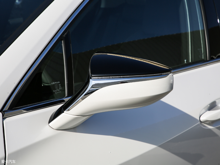 2019׿_˹UX 260h ̽ (gu)V