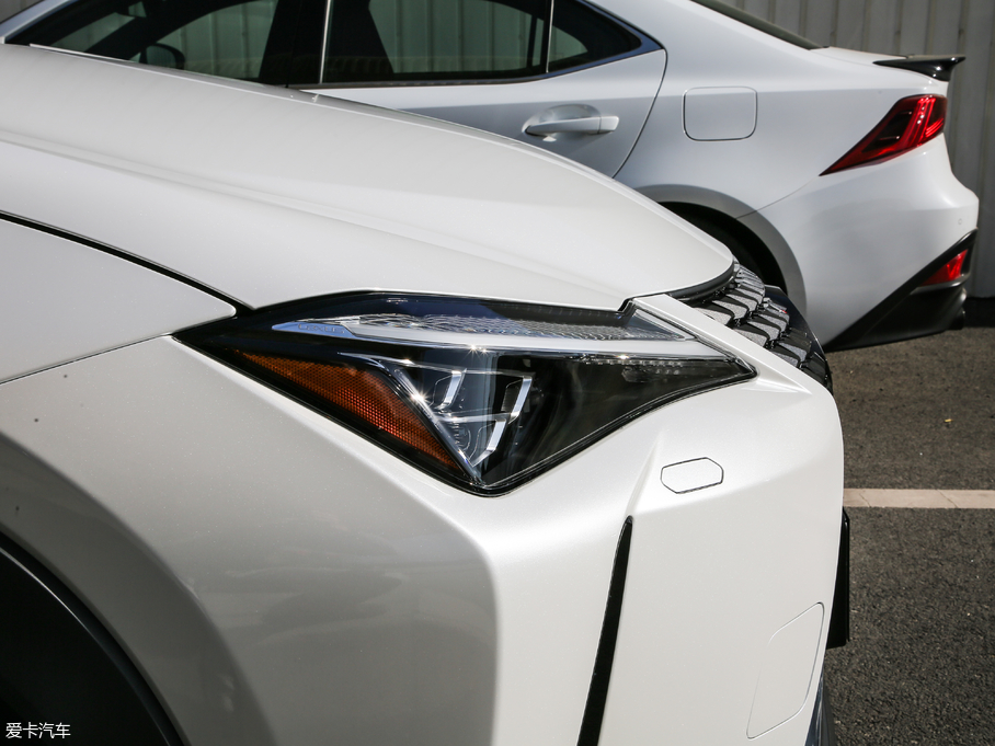 2019׿_˹UX 260h ̽ V