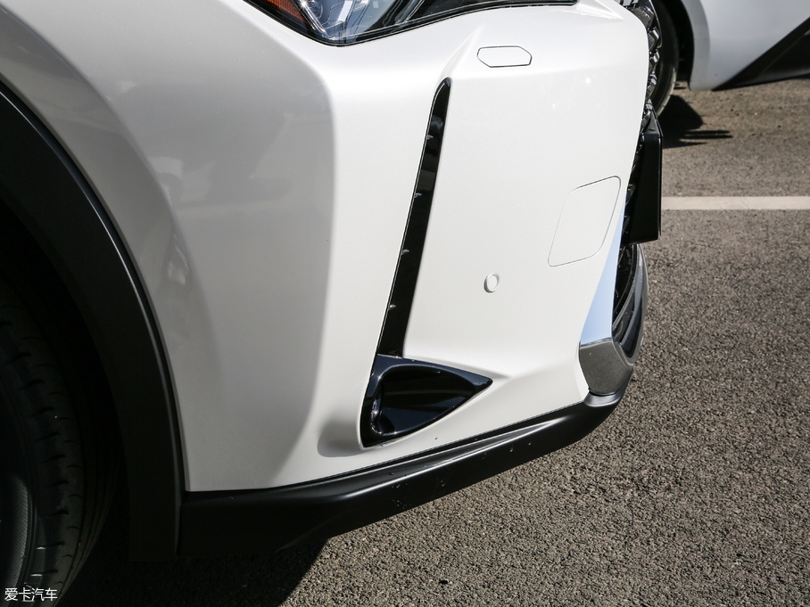 2019׿_˹UX 260h ̽ (gu)V