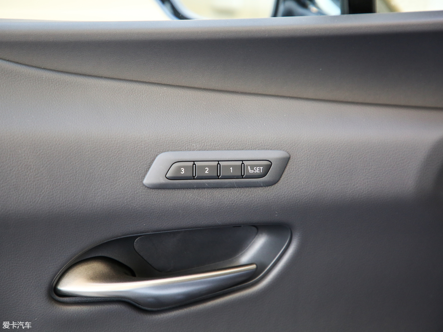 2019׿_˹UX 260h ̽ (gu)V