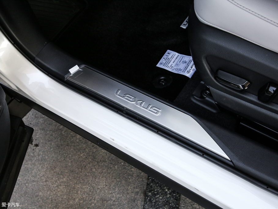 2019׿_˹UX 260h ̽ V